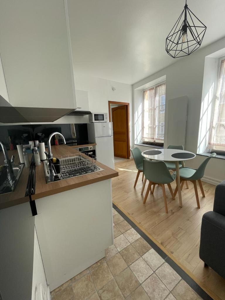 Appartement Le Petit Charcot Charleville-Mézières Εξωτερικό φωτογραφία